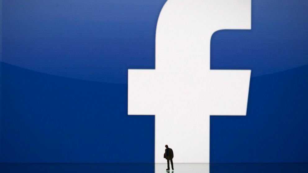How to Tell the Difference Between “Real Friends” and “Facebook Friends”